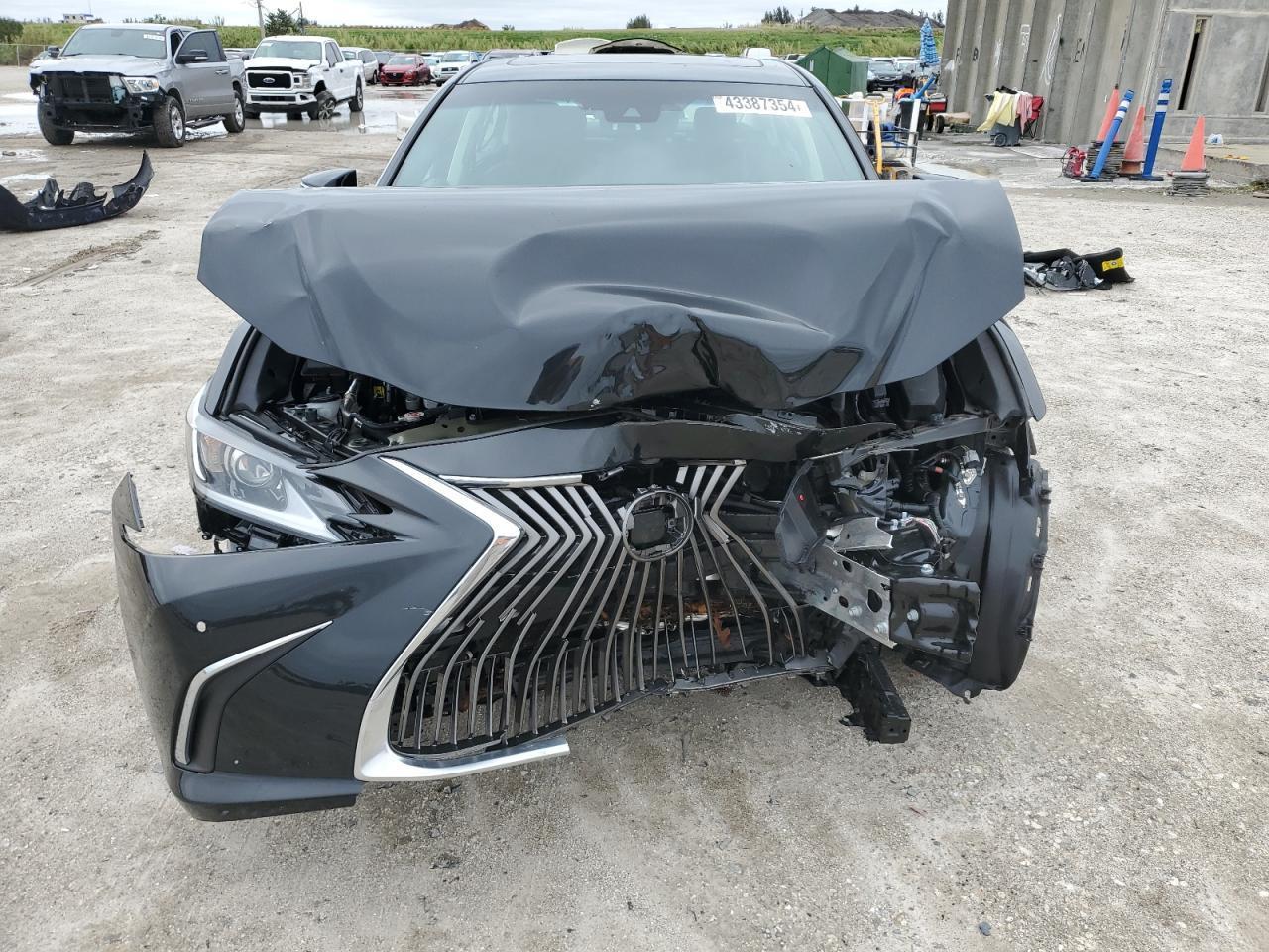 2021 Lexus ES 250 BASE